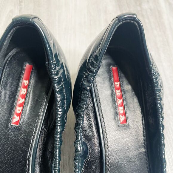 Prada Patent Bow Heels - Picture 4 of 10